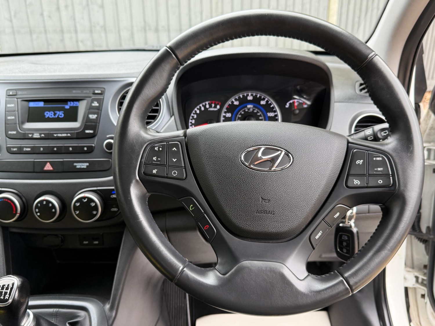 Used Hyundai i10 2018 for sale - 76337052: Photo 29