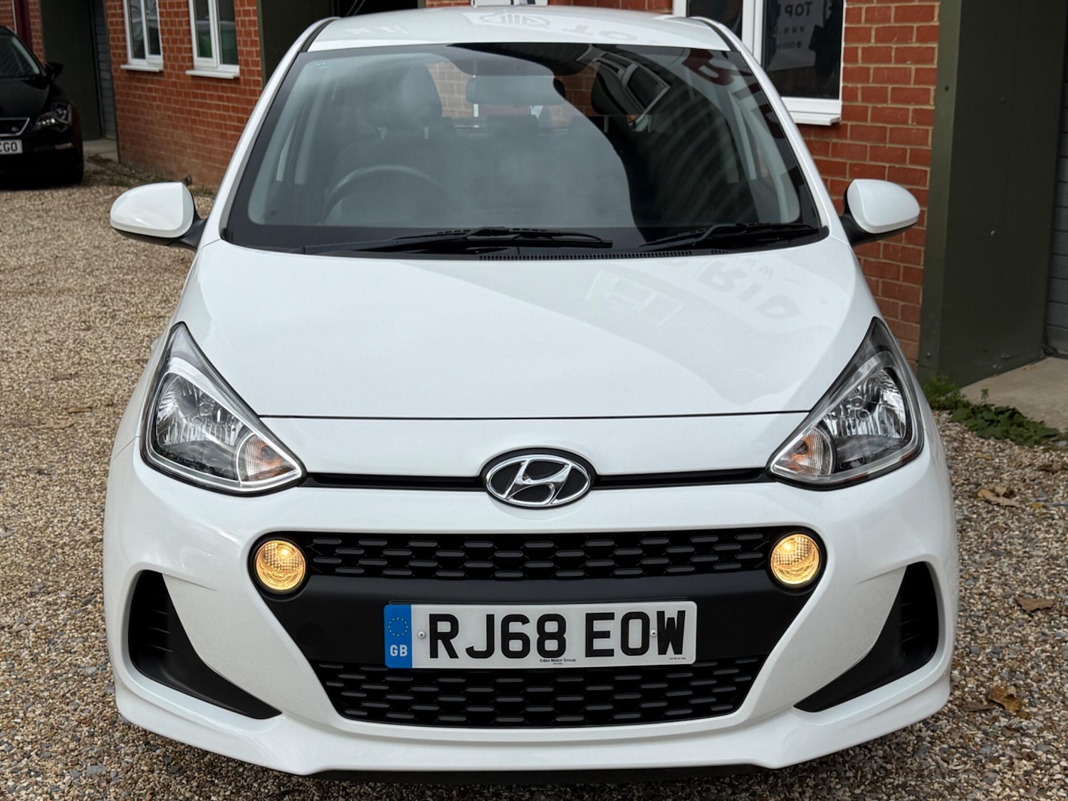 Used Hyundai i10 2018 for sale - 76337052: Photo 3