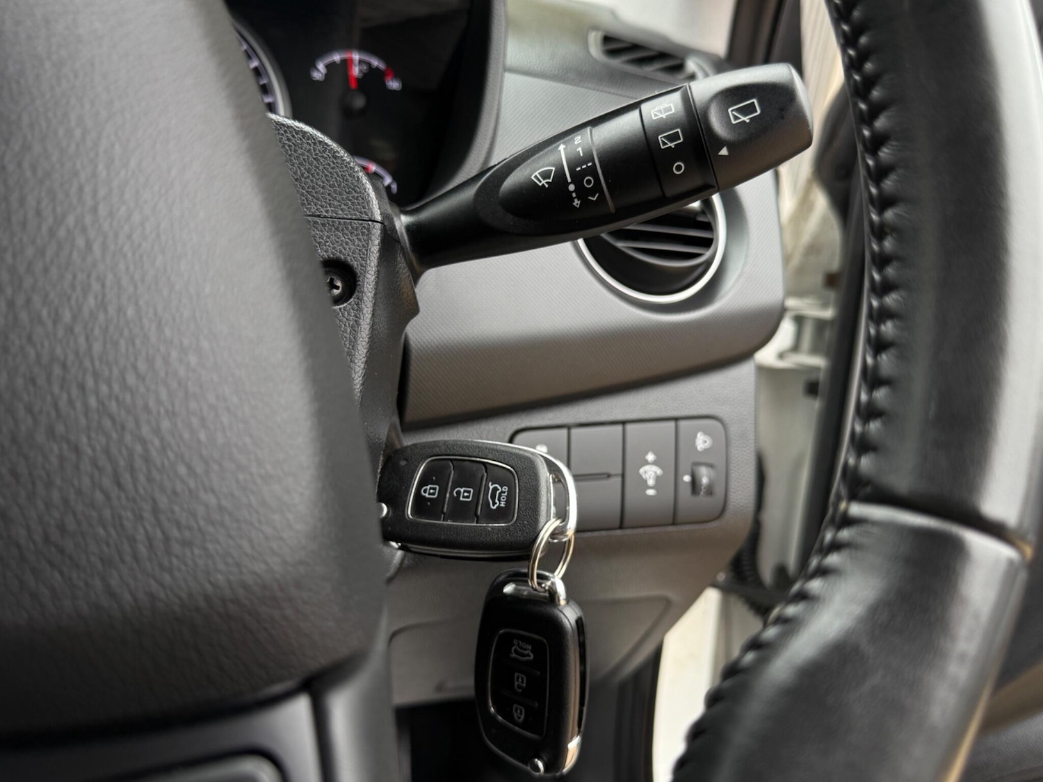 Used Hyundai i10 2018 for sale - 76337052: Photo 33