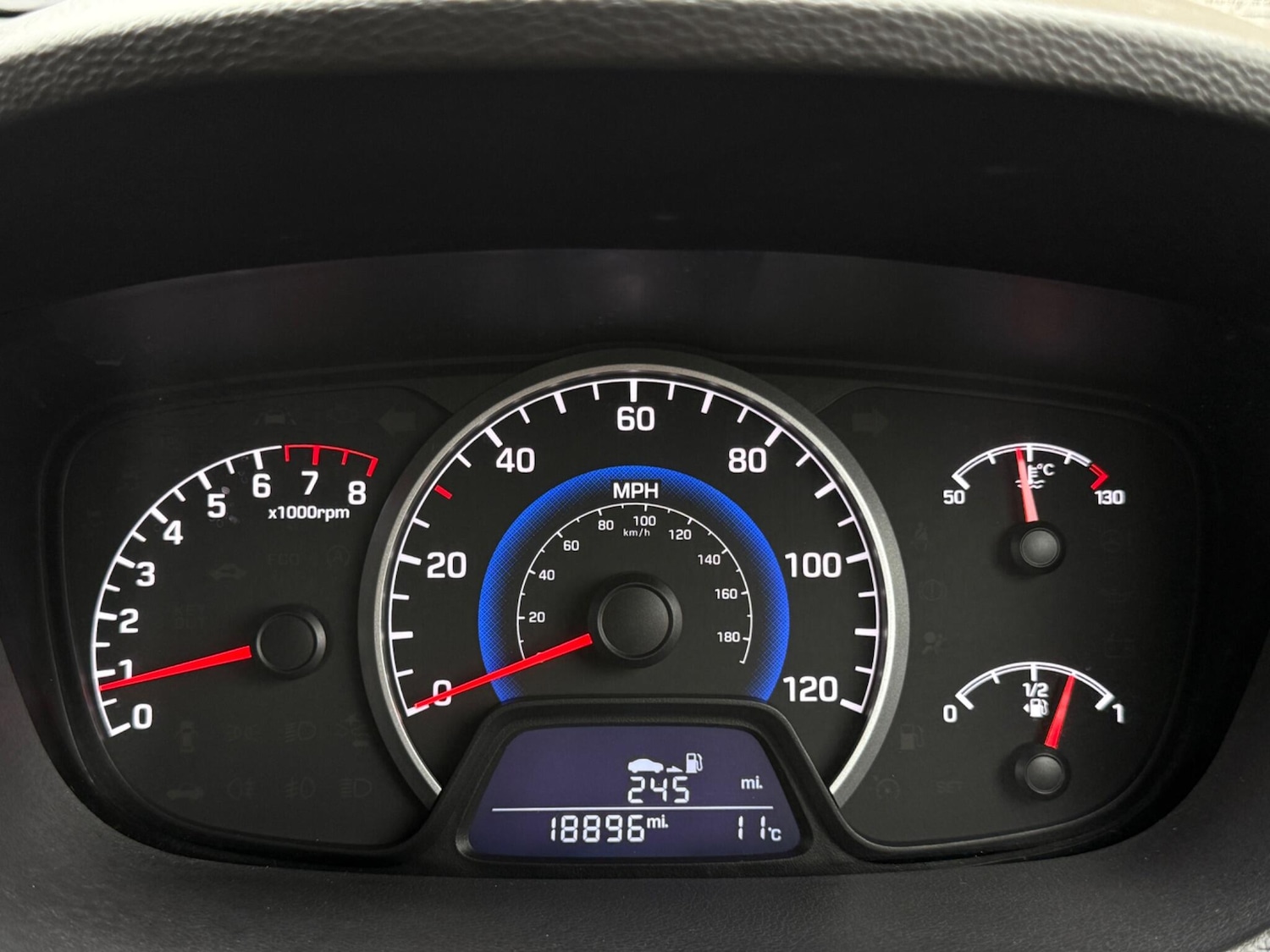 Used Hyundai i10 2018 for sale - 76337052: Photo 34