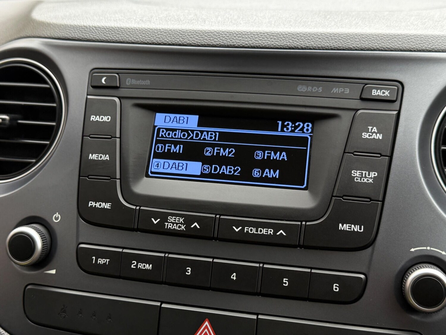 Used Hyundai i10 2018 for sale - 76337052: Photo 37