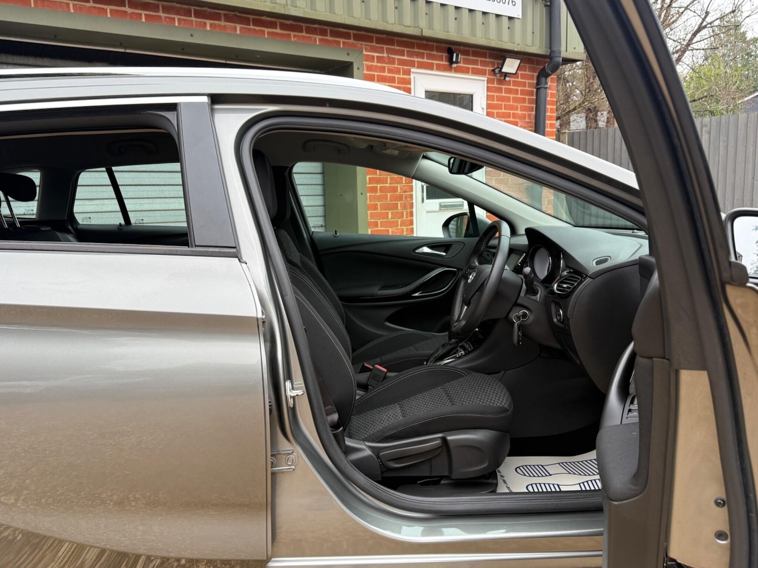 Used Vauxhall Astra 2018 for sale - 77001989: Photo 11