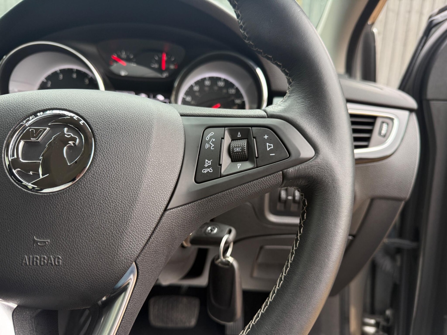 Used Vauxhall Astra 2018 for sale - 77001989: Photo 32