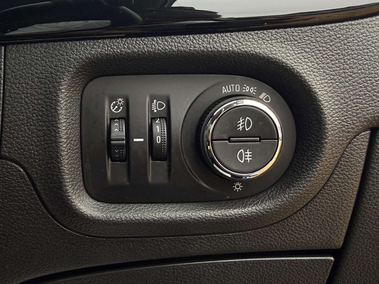 Used Vauxhall Astra 2018 for sale - 77001989: Photo 37