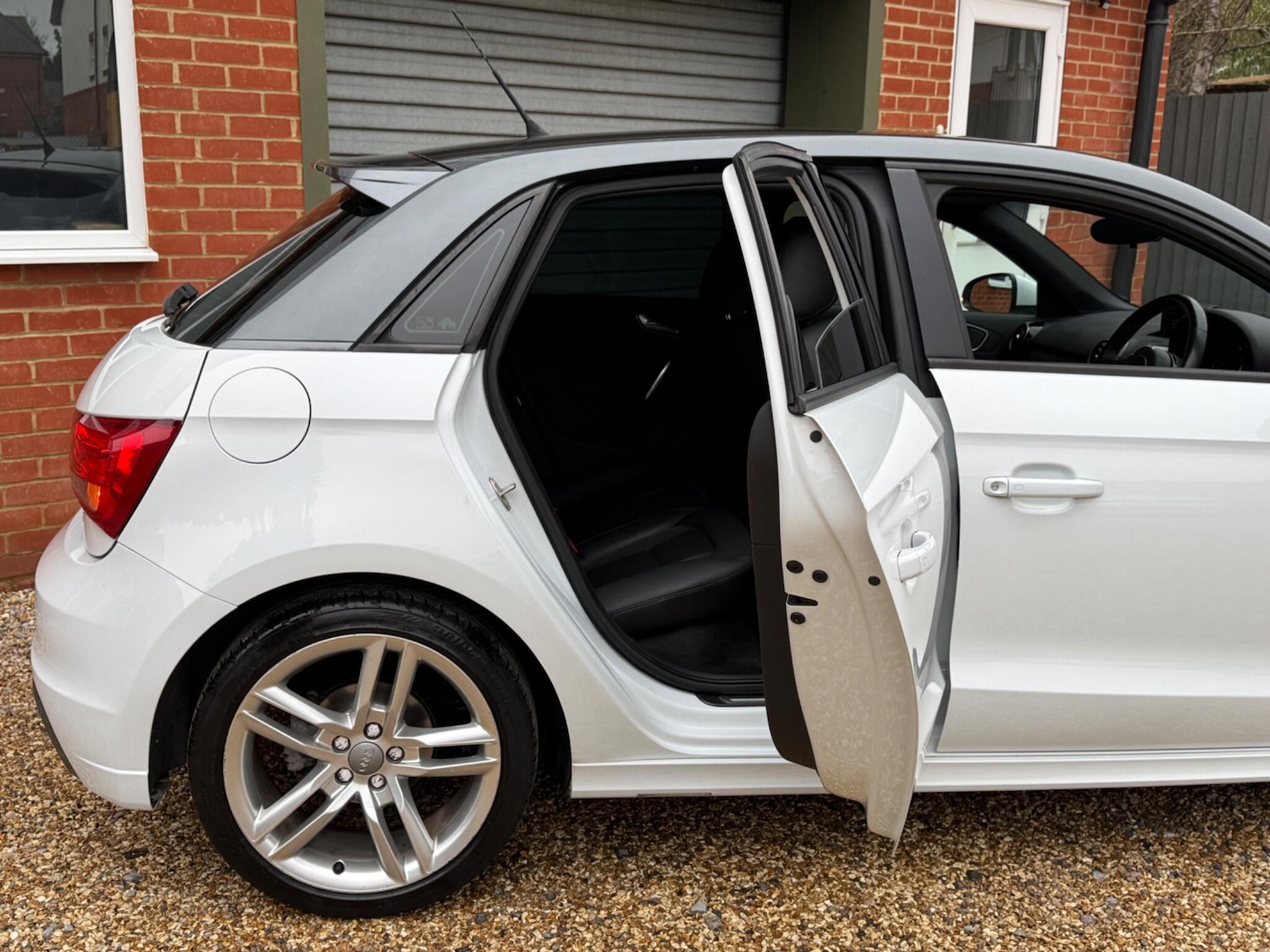 Used Audi A1 2012 for sale - 77305341: Photo 16