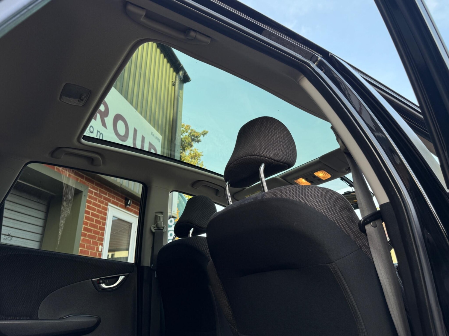 Used Honda Jazz 2015 for sale - 76781917: Photo 17