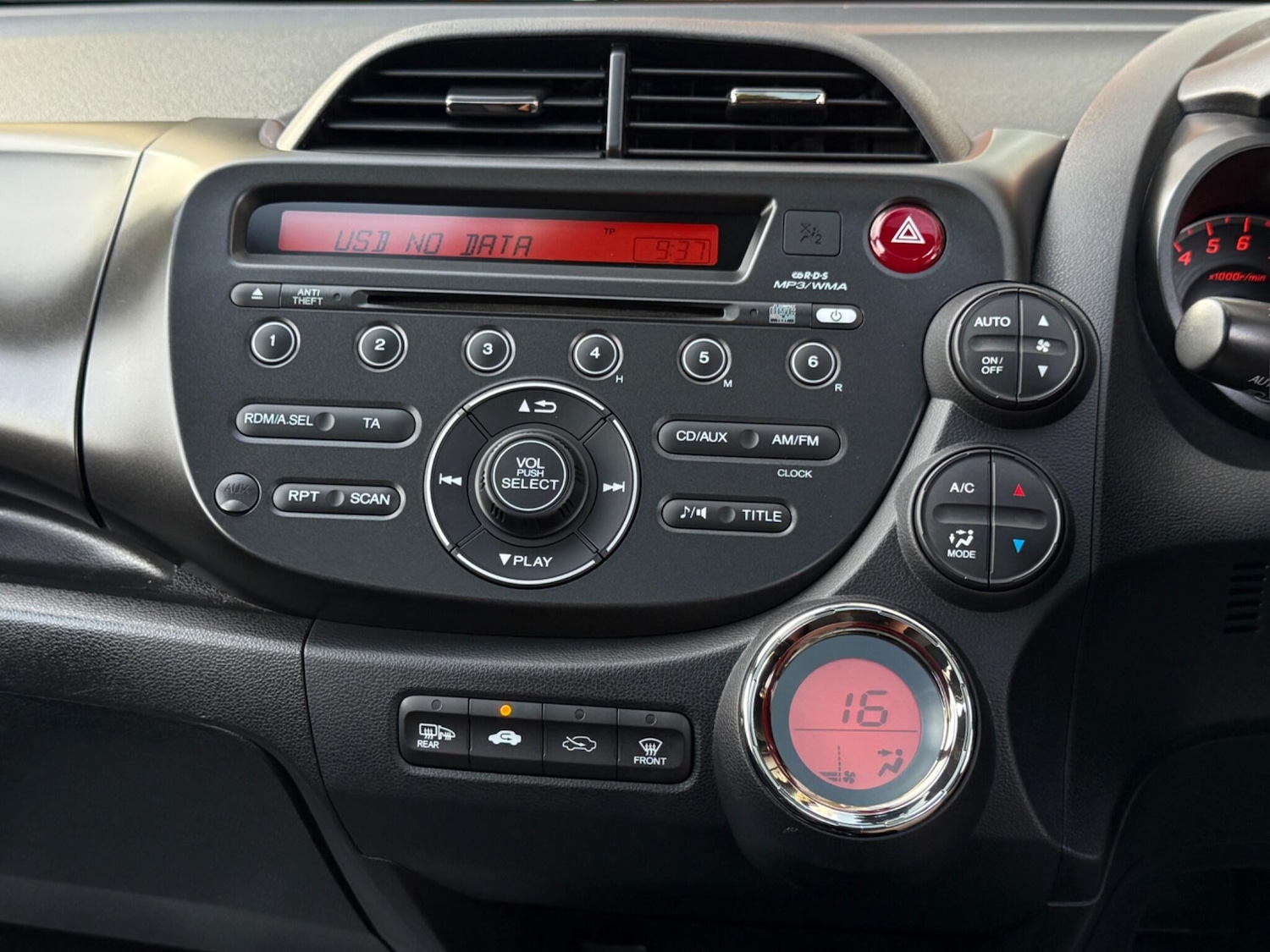 Used Honda Jazz 2015 for sale - 76781917: Photo 40