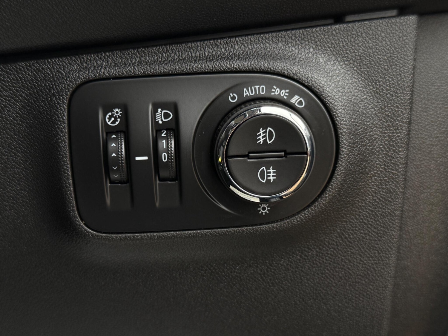 Used Vauxhall Corsa 2016 for sale - 77425535: Photo 31