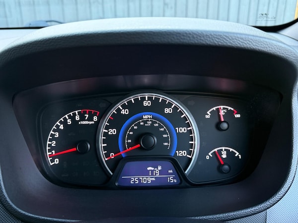 Used Hyundai i10 2019 for sale - 75729108: Photo 36