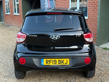 Used Hyundai i10 2019 for sale - 75729108: Photo