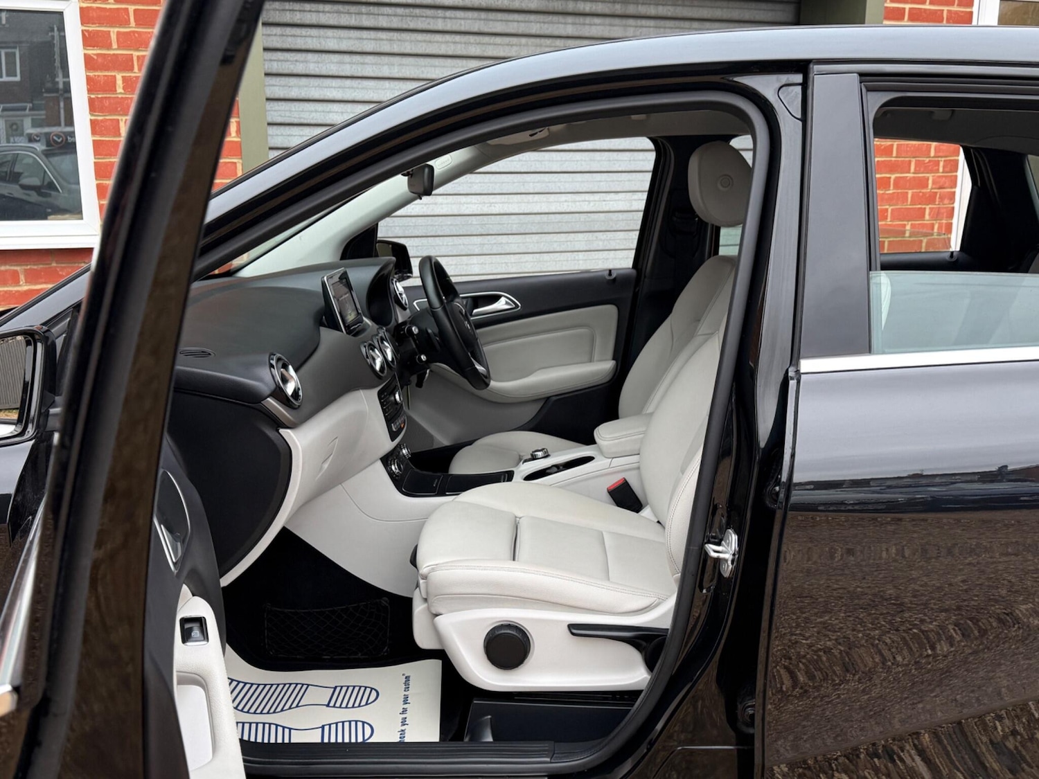 Used Mercedes-Benz B Class 2016 for sale - 76975443: Photo 11