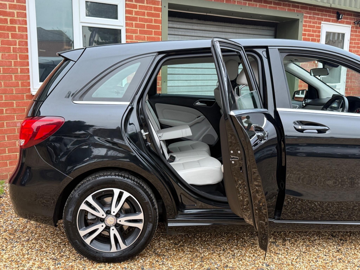 Used Mercedes-Benz B Class 2016 for sale - 76975443: Photo 17