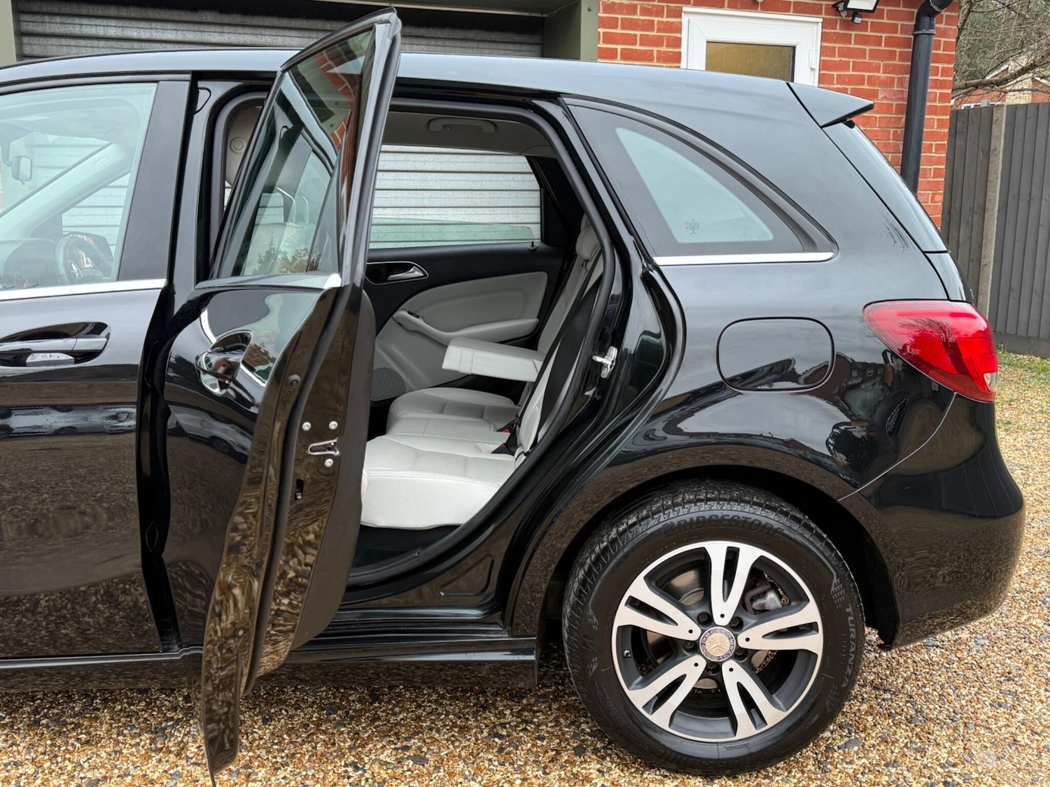 Used Mercedes-Benz B Class 2016 for sale - 76975443: Photo 24