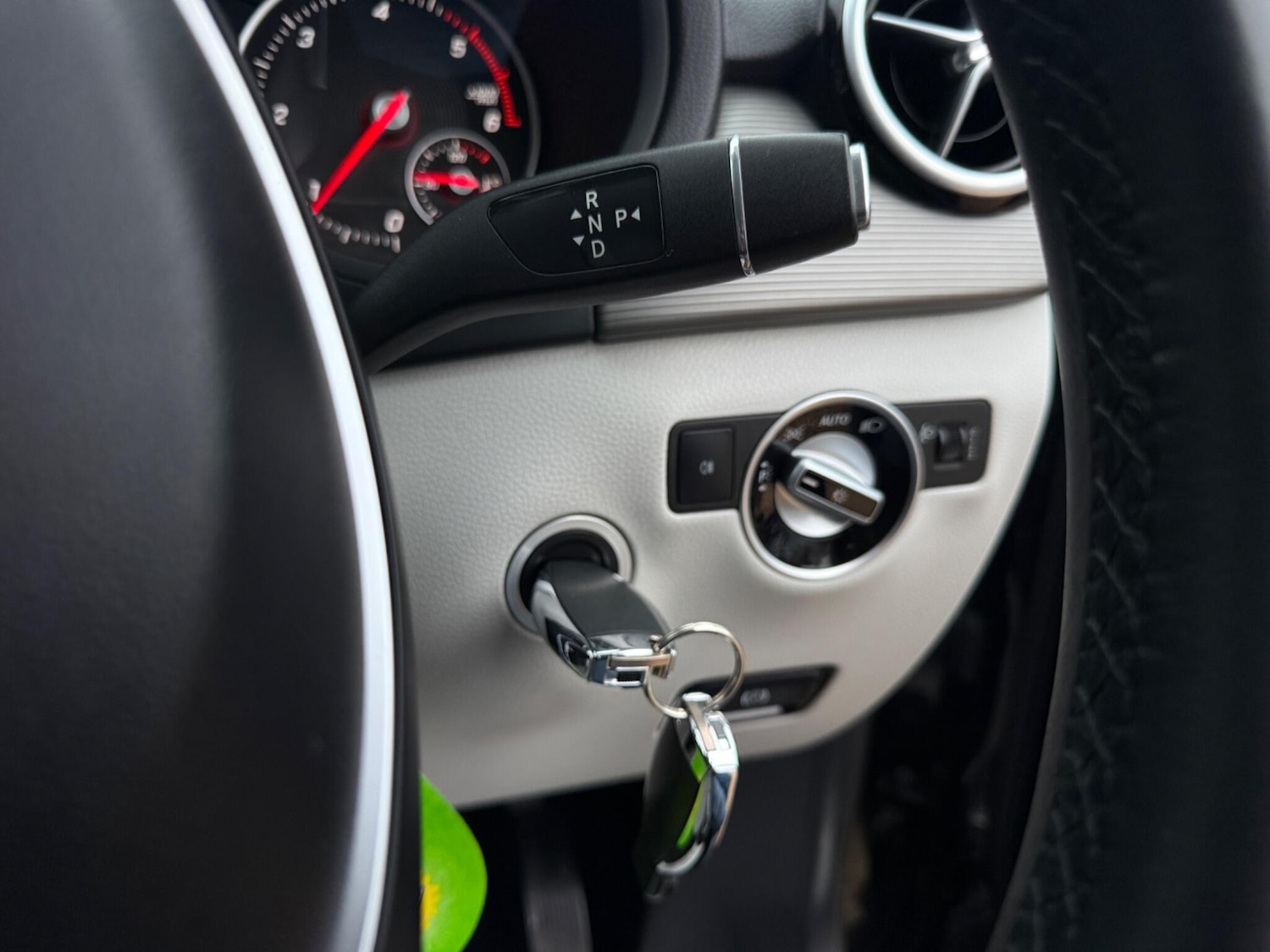 Used Mercedes-Benz B Class 2016 for sale - 76975443: Photo 33