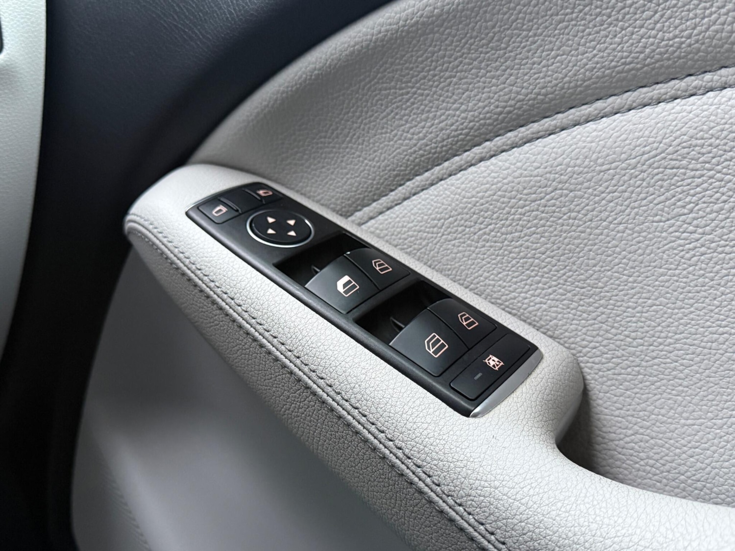 Used Mercedes-Benz B Class 2016 for sale - 76975443: Photo 35