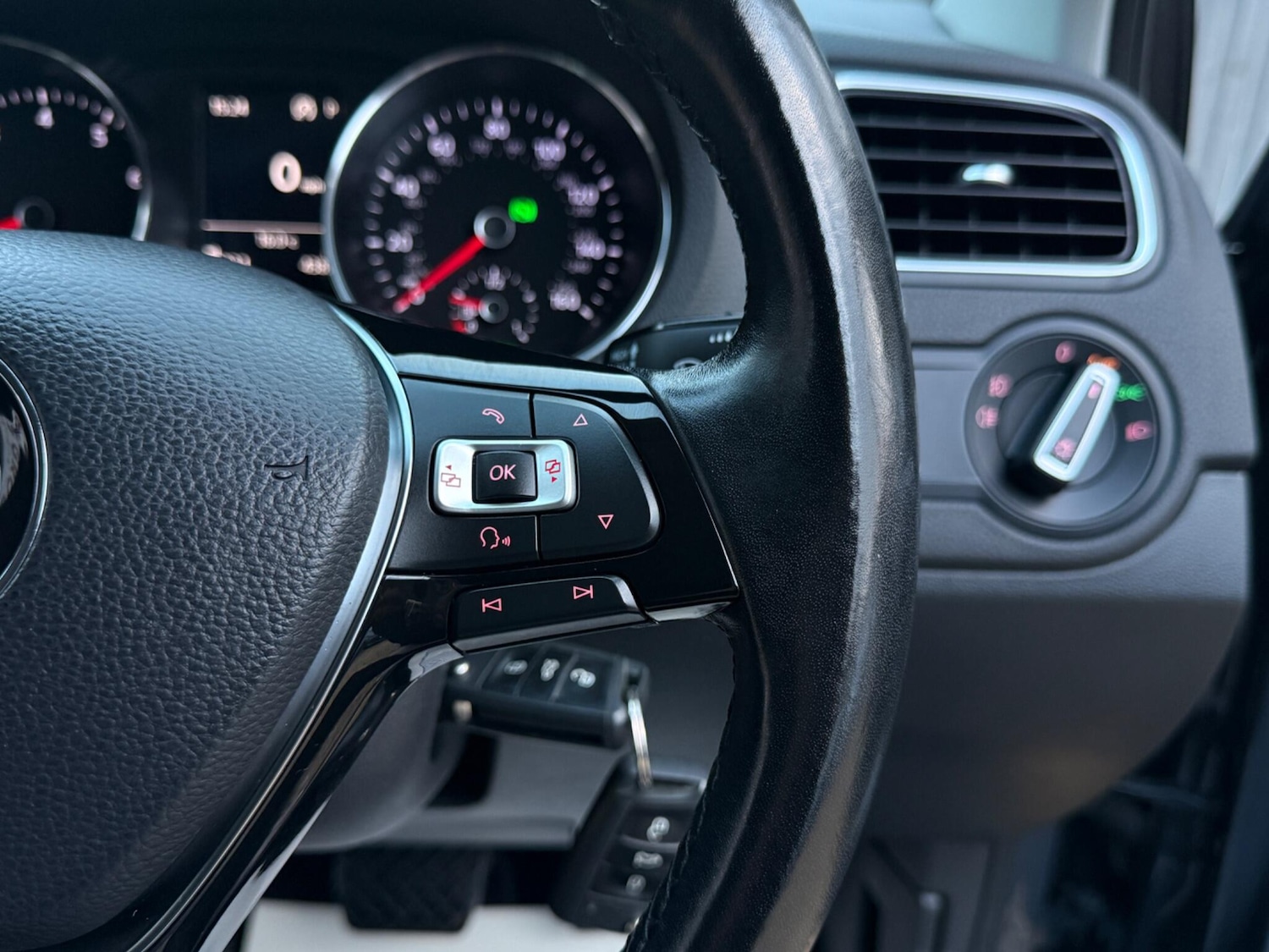 Used Volkswagen Polo 2017 for sale - 77001975: Photo 33