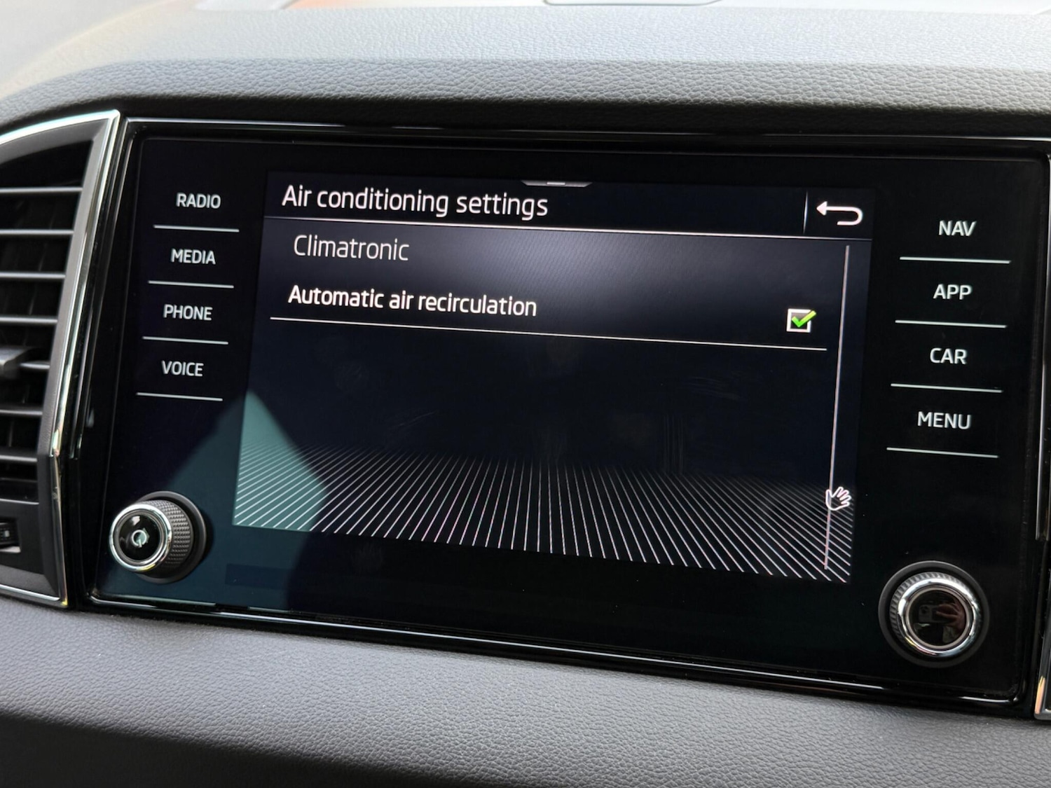 Used Skoda Karoq 2020 for sale - 77229506: Photo 92