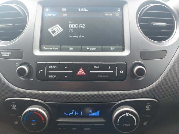 Used Hyundai i10 2018 for sale - 76282048: Photo 14