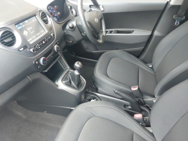 Used Hyundai i10 2018 for sale - 76282048: Photo 5