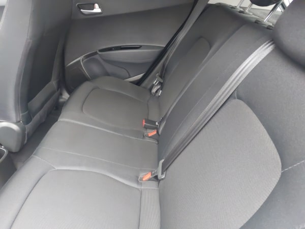Used Hyundai i10 2018 for sale - 76282048: Photo 6