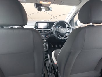 Used Hyundai i10 2021 for sale - 75910182: Photo