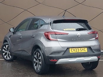 Used Renault Captur 2023 for sale - 75706880: Photo