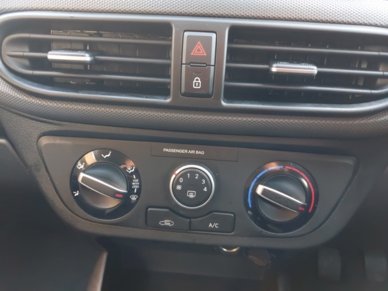 Used Hyundai i10 2023 for sale - 76628859: Photo 19