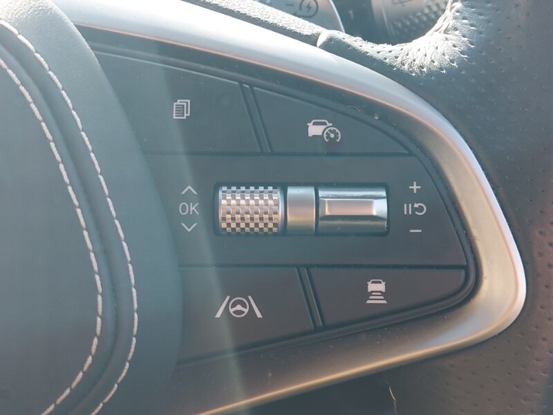 Used Genesis GV70 2023 for sale - 77975029: Photo 16