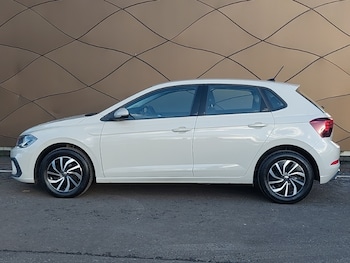 Used Volkswagen Polo 2024 for sale - 77548798: Photo