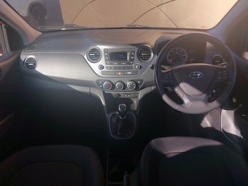 Used Hyundai i10 2018 for sale - 78600557: Photo
