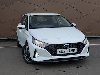 Used Hyundai i20 2023 for sale - 77933122: Photo