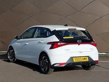 Used Hyundai i20 2023 for sale - 77933122: Photo