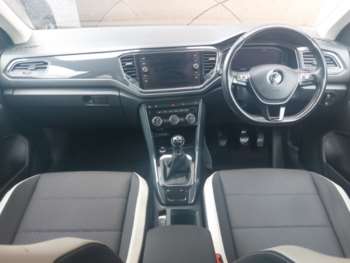 Used Volkswagen T-Roc 2018 for sale - 74873781: Photo