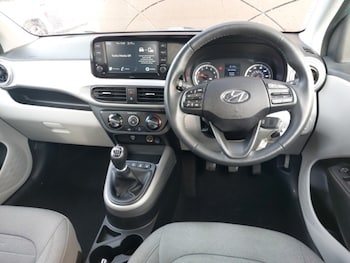 Used Hyundai i10 2021 for sale - 77530804: Photo