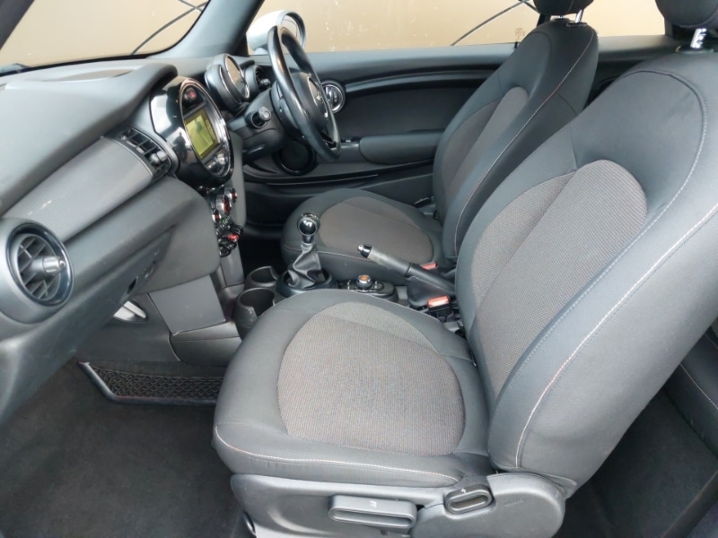 Used MINI Convertible 2017 for sale - 76630492: Photo 5