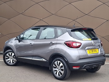 Used Renault Captur 2018 for sale - 79615458: Photo