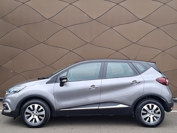 Used Renault Captur 2018 for sale - 79615458: Photo