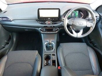 Used Hyundai i30 2023 for sale - 77956552: Photo