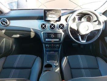 Used Mercedes-Benz GLA 2019 for sale - 76579598: Photo