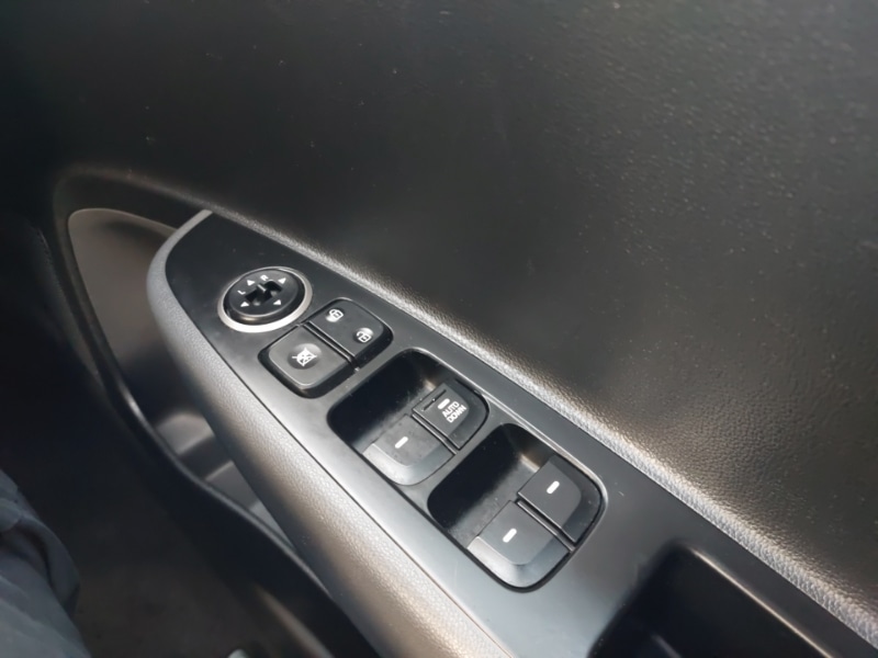 Used Hyundai i10 2019 for sale - 76827264: Photo 13