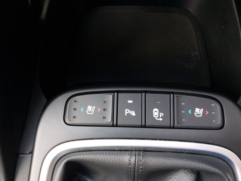 Used Hyundai Santa Fe 2018 for sale - 77015045: Photo 18