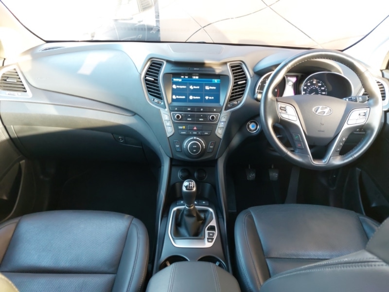 Used Hyundai Santa Fe 2018 for sale - 77015045: Photo 2
