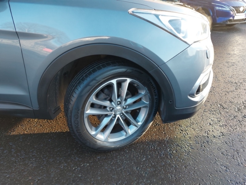 Used Hyundai Santa Fe 2018 for sale - 77015045: Photo 9