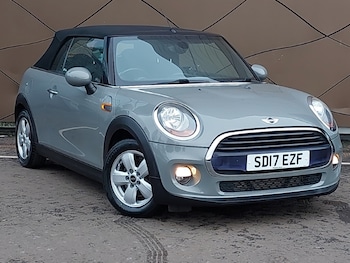 Used MINI Convertible 2017 for sale - 76560522: Photo