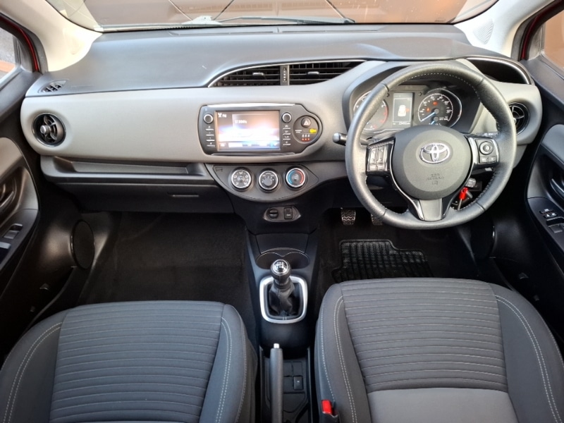 Used Toyota Yaris 2019 for sale - 76613825: Photo 2