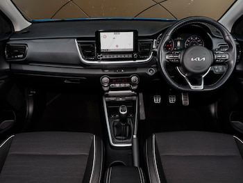 Used Kia Stonic 2023 for sale - 78441999: Photo