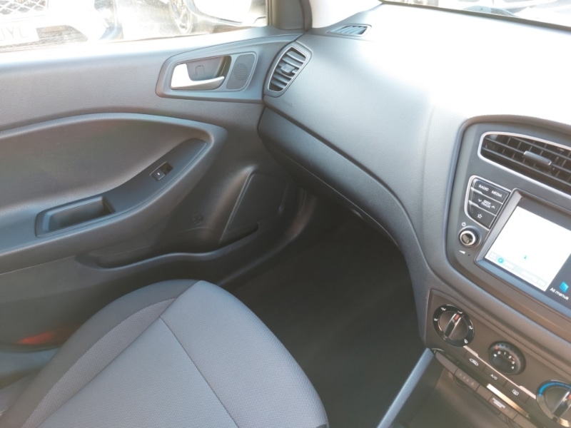 Used Hyundai i20 2019 for sale - 76717960: Photo 19