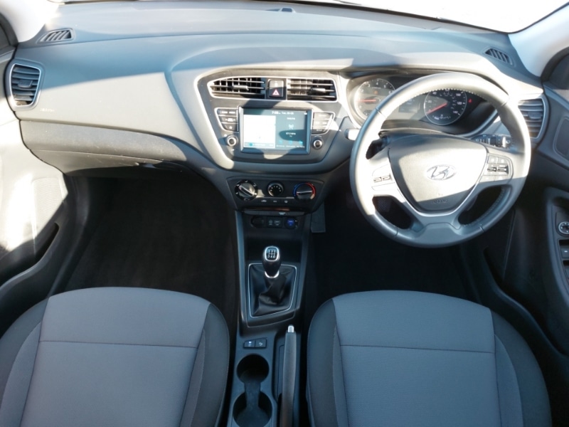 Used Hyundai i20 2019 for sale - 76717960: Photo 2