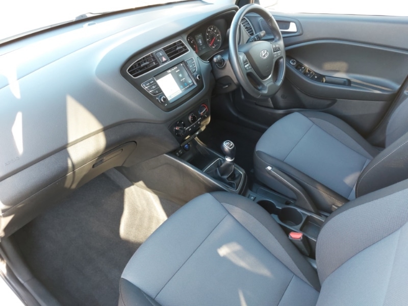 Used Hyundai i20 2019 for sale - 76717960: Photo 5