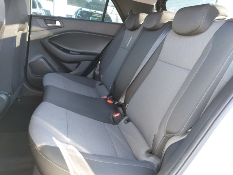 Used Hyundai i20 2019 for sale - 76717960: Photo 6